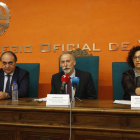 Luis Alberto Calvo, Luciano Díaz y María Teresa Carbajo, ayer. FERNANDO OTERO