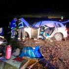 Accidente de tráfico en el kilómetro 20 de la carretera N-625, en Villasabariego en el que un hombre fallecido. BOMBEROS DE LEÓN