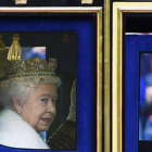 La reina se dirige a Westminster a bordo de su carruaje.