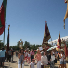 Imagen de la tradicional ofrenda realizada por los romeros de Valdefresno. NORBERTO