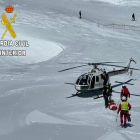 Recuperación cuerpo fallecido esta mañana en estación esquí de San Isidro.. GUARDIa civil