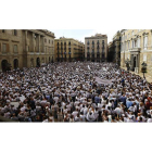 Concentración ante el Ayuntamiento de Barcelona, convocada por la plataforma ‘Hablamos? en muchas ciudades españolas. ALEJANDRO GARCÍA