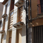 Detalle de la fachada del edificio que afronta las obras.