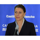 La secretaria general del PP y presidenta de Castilla-La Mancha, María Dolores de Cospedal, durante la rueda de prensa que ofreció hoy en Pekín.