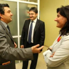 El presidente del Consejo, José Luis Ramón, ayer con Óscar Campillo y Belén Fernández.