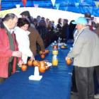 Varios cientos de vecinos de la comarca se dieron cita en la celebración del día de la pera.