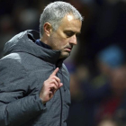 Jose Mourinho en el partido ante el Rostov.