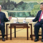 Tillerson, izquierda, con Xi Jinping, en en Pekín.