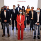 Inés Arrimadas ayer, en la sede nacional de Ciudadanos, con su nuevo núcleo duro. GABINETE DE COMUNICACIÓN DE Cs