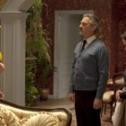 Isabel Serrano, Jaroslaw Bielski y Carmen Gutiérrez durante el rodaje de la serie.