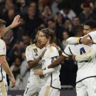 Bellingham lideró la goleada del Real Madrid al Villarreal, que de momento les coloca primeros. D. GONZÁLEZ