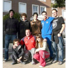 Imagen de familia de los atletas leoneses.