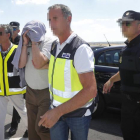 Entrada en los juzgados del acusado de matar a su mujer en Astorga.