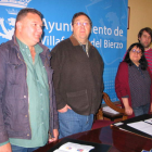Autoridades locales en la presentación de actos de ayer. M. M.
