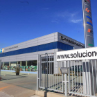 Con acceso directo a la A-6, la oficina, almacén, tienda y taller se localizan en el área industrial de San Román de Bembibre.
