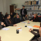 Los vecinos se reunieron con Fierro en la sede de la asociación Matagal de Cuatrovientos.