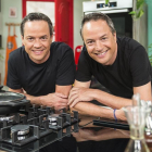 Los chefs Sergio y Javier Torres, en el programa de TVE-1 Torres en la cocina.