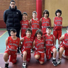 El Colegio Leonés San Isidoro (arriba) y Los Adiles A, finalistas. DL