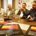 Adolfo Alonso Ares, Miguel Ángel Fernández, José Manuel Moro y José de León, ayer en la sede de la Diputación. JESÚS