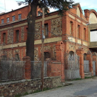 Aspecto exterior de la antigua fábrica de Astorga, que aún conserva en su interior gran parte de su maquinaria original. DL