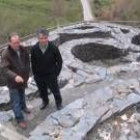 El míster visita el Castro de Chano, junto al alcalde de Peranzanes