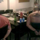 Los individuos que mantenían secuestrado al ciudadano polaco, tras ser detenidos.