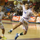 El balonmano eléctrico del brasileño Joao volvió a brillar ayer en tierras suizas como lo hace habitualmente en el Palacio de Deportes. Fue el máximo artillero del conjunto ademarista.