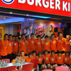 La selección de León acudió al completo a Burger King.