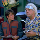 Michael J. Fox y Christopher Lloyd, en 'Regreso al futuro 2' (1989).