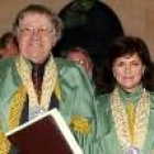 El hispanista inglés Ian Gibson y la ministra de Cultura, Carmen Calvo