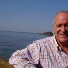 Alfonso García, junto al río Paraná en la ciudad de Corrientes (Argentina), cerca de Resistencia, do