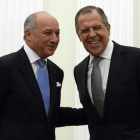 El ministro de Exteriores francés, Laurent Fabius (a la izquierda), y su homólogo ruso, Sergey Lavrov.