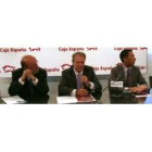 Roberto Escudero y José Ignacio Lagartos, segundo y tercero por la izquierda, junto a los miembros d