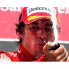 Alonso celebra su triunfo en el Gran Premio de Alemania.