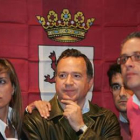 Valderas, en el centro,  en el recuento electoral del 2007, cuando quedó fuera del consistorio.