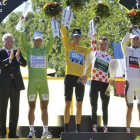 Wiggins celebra en el podio la victoria conseguida en la clasificación general junto a Sagan, Voeckler y al mejor jóven Van Garderen.