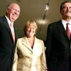 Bachelet posa para la prensa junto a Ricardo Lagos y Vicente Fox