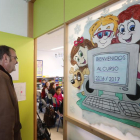 Fernando Rey durante una visita al colegio de Hospital de Órbigo.