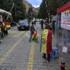 Imagen de una protesta ante la Embajada de España en La Paz.