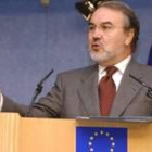El comisario europeo de Asuntos Económicos, Pedro Solbes, en su intervención de ayer en Bruselas