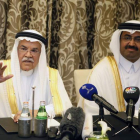 El ministro saudí de Petróleo, Ali al Nuaimi, y el representante catarí, Mohamed Saleh al Sada. STR
