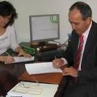 Bibi Rodríguez y Antonio Cavero firmaron ayer el convenio
