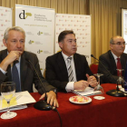 Joseph Llobet, Marcos Martínez y Tomás Quintana, ayer, en la inauguración de las jornadas.