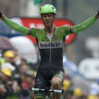 El ciclista holandés Lars Boom, del equipo Belkin Procycling, se proclama vencedor de la quinta etapa del Tour de Francia en Arenberg, Francia