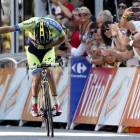 El ciclista australiano del Saxo Tinkoff, Michael Rogers, celebra la victoria.