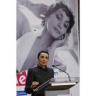 La cantante Luz Casal, durante la presentación del concierto benéfico.