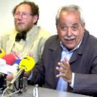 Antonio Giménez Rico (derecha) ofreció una conferencia sobre el escritor Camilo José Cela