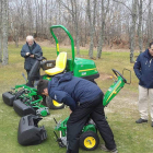 La maquinaria de John Deere que se encargará del mantenimiento del León Club de Golf. DL