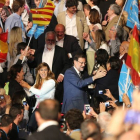 Rajoy, con Alicia Sánchez-Camacho y Miguel Ángel Arias Cañete saludan en su entrada al mitin de Barcelona.