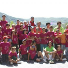 Jóvenes participantes del campamento de verano de lucha leonesa.